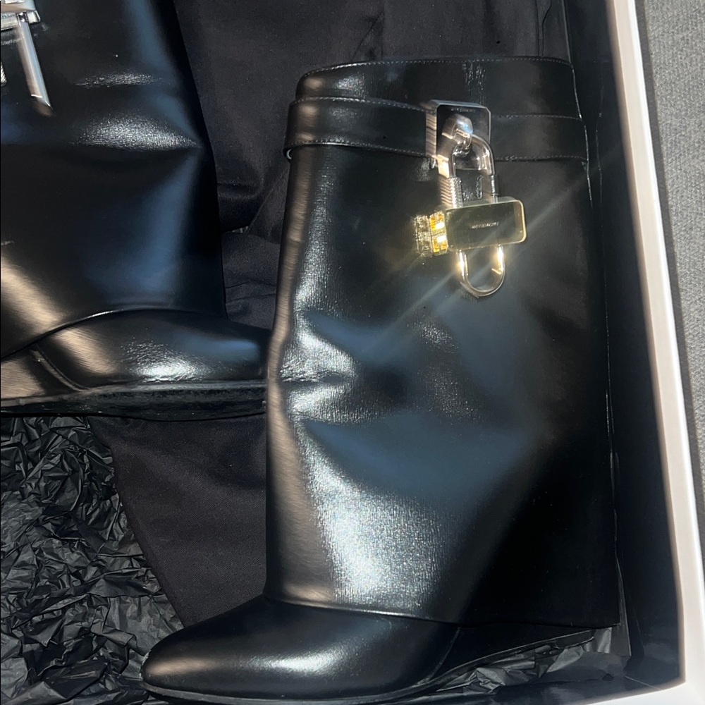 Givenchy Shark Lock Ankle Boots Black Calf Leather 90mm Heel Size 37 with Box